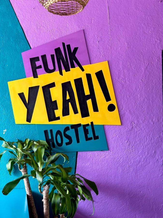 Funk Yeah Hostel Antigua Exteriör bild